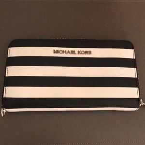 Black and white MK Wallet